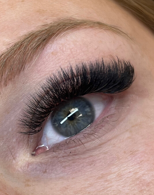 Russian Volume Lashes